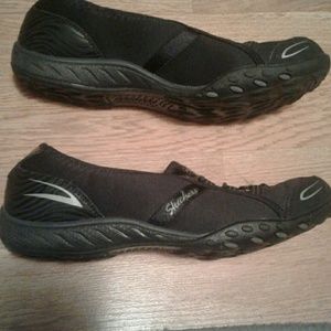 Sale💥💥Skechers relaxed fit memory foam